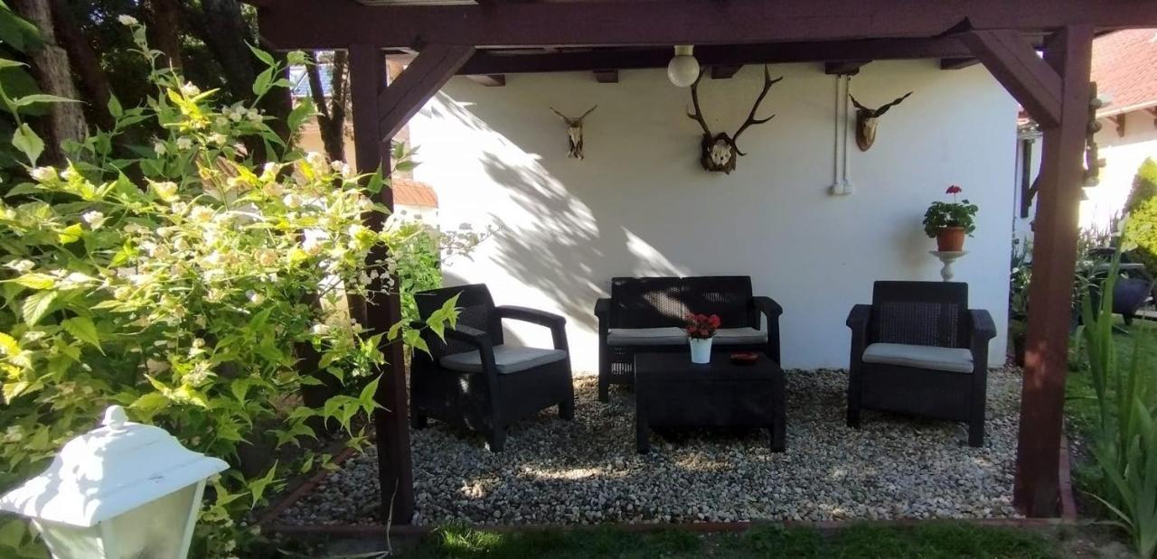 Erzsebet Vendeghaz Es Apartman Hajduszoboszlo Exterior photo