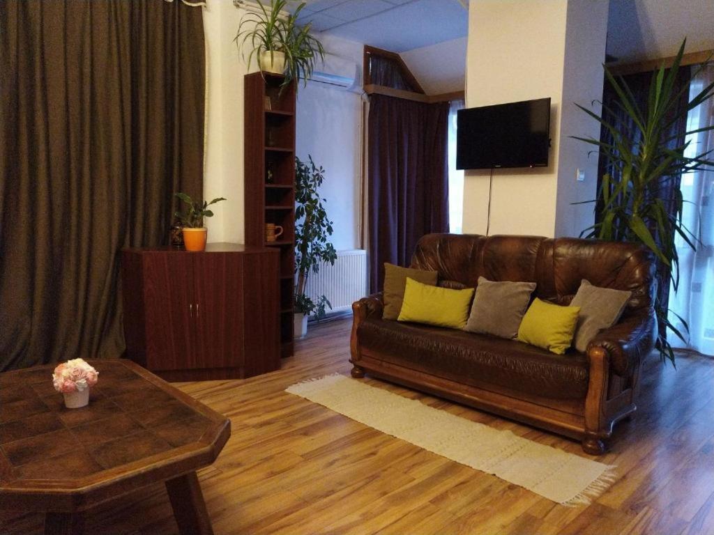 Erzsebet Vendeghaz Es Apartman Hajduszoboszlo Exterior photo