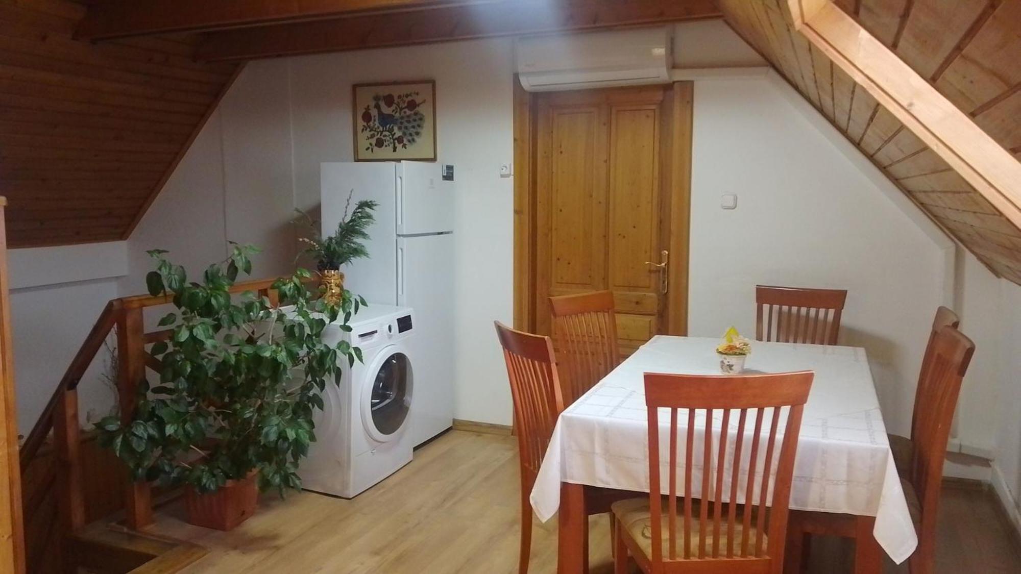 Erzsebet Vendeghaz Es Apartman Hajduszoboszlo Exterior photo