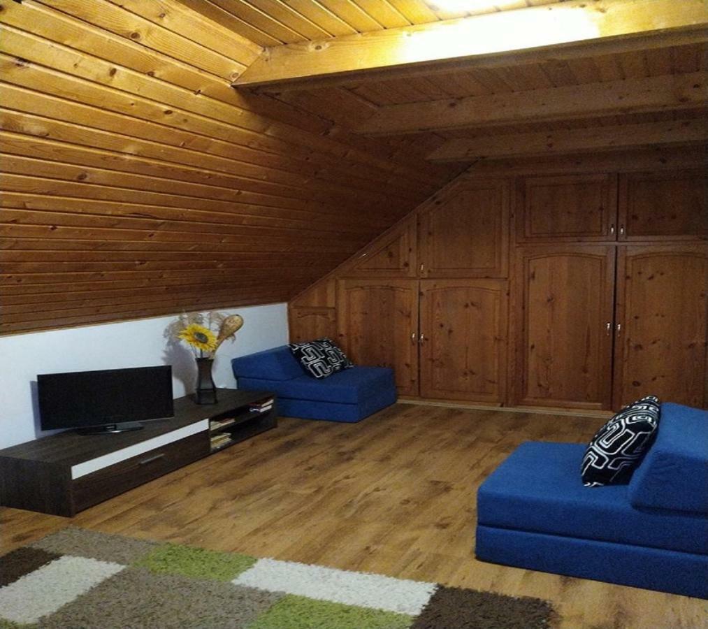 Erzsebet Vendeghaz Es Apartman Hajduszoboszlo Exterior photo